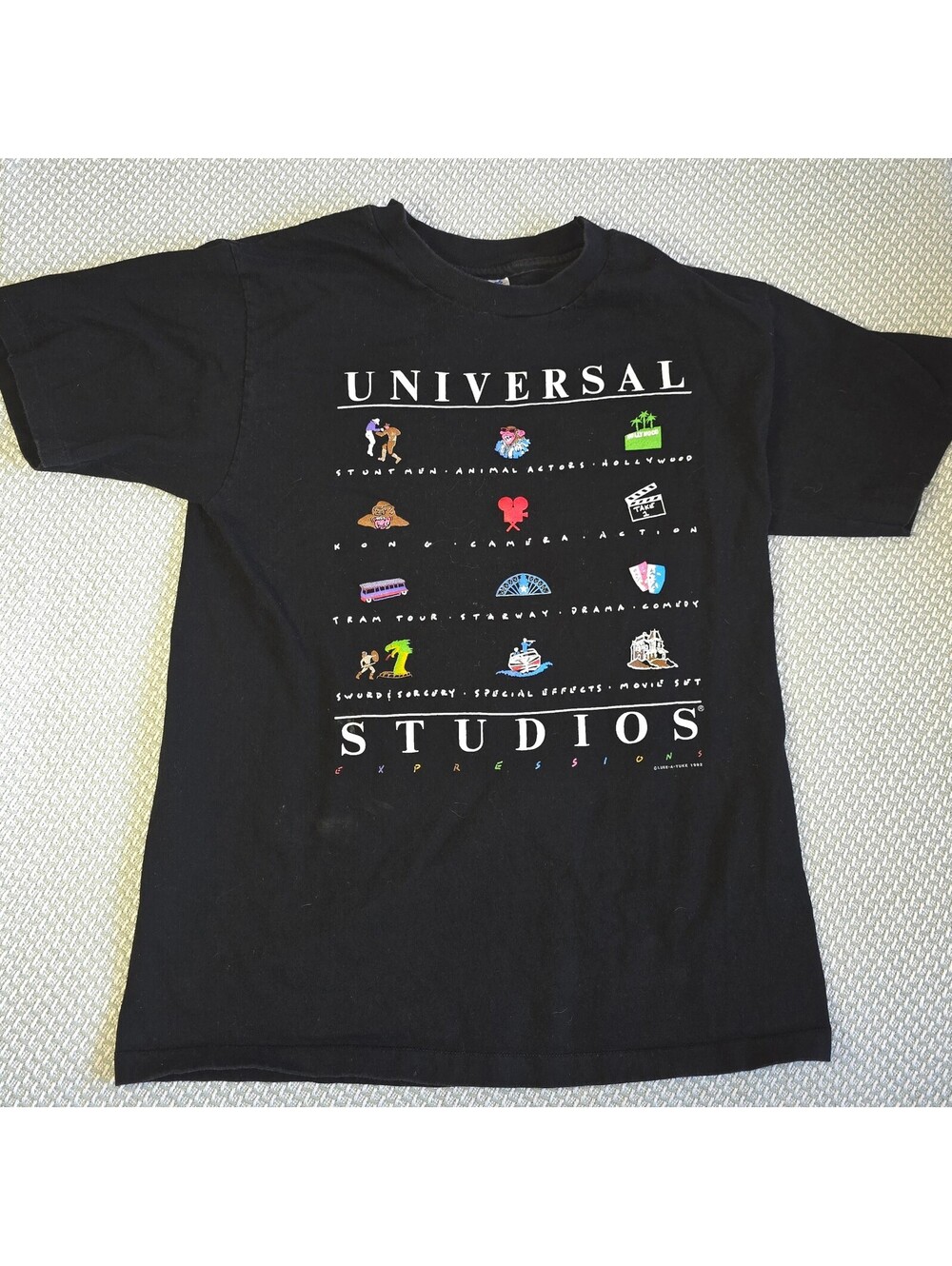 Vintage 1990s Universal Studios Hollywood t-shirt size adult medium